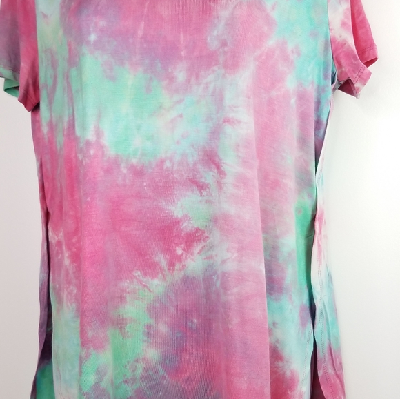 Green and pink tie-dye short sleeve top - Picture 8 of 11